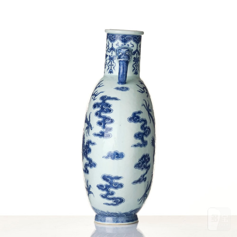 A blue and white 'dragon' moon flask, - 图6